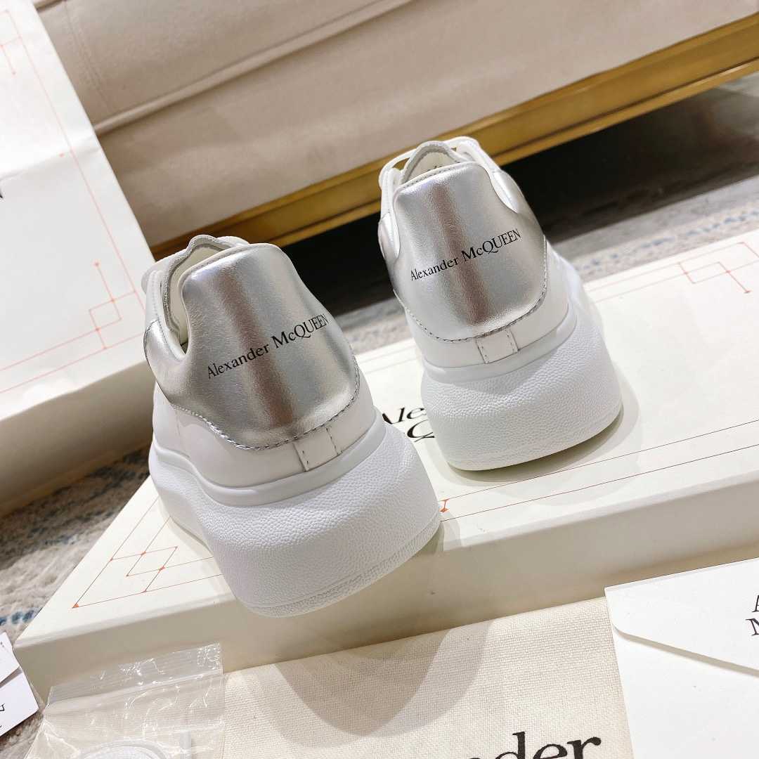 Alexander Mqueen Oversized Sneaker In White - PerfectKickZ