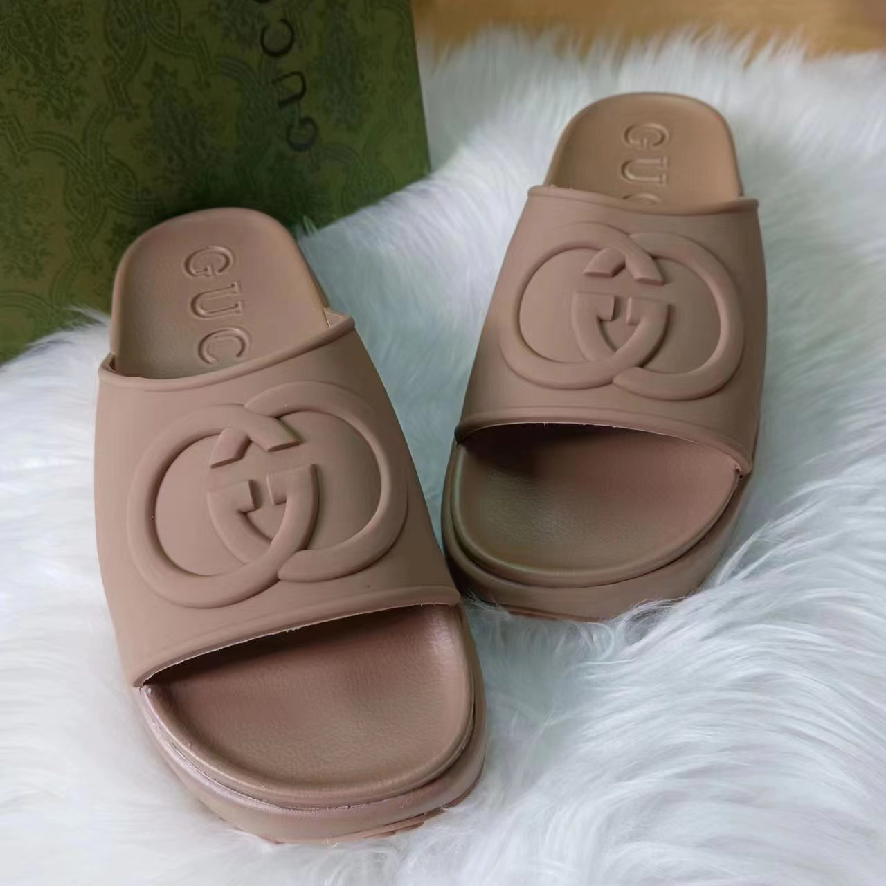 Gucci Interlocking G Slide Sandal  - 