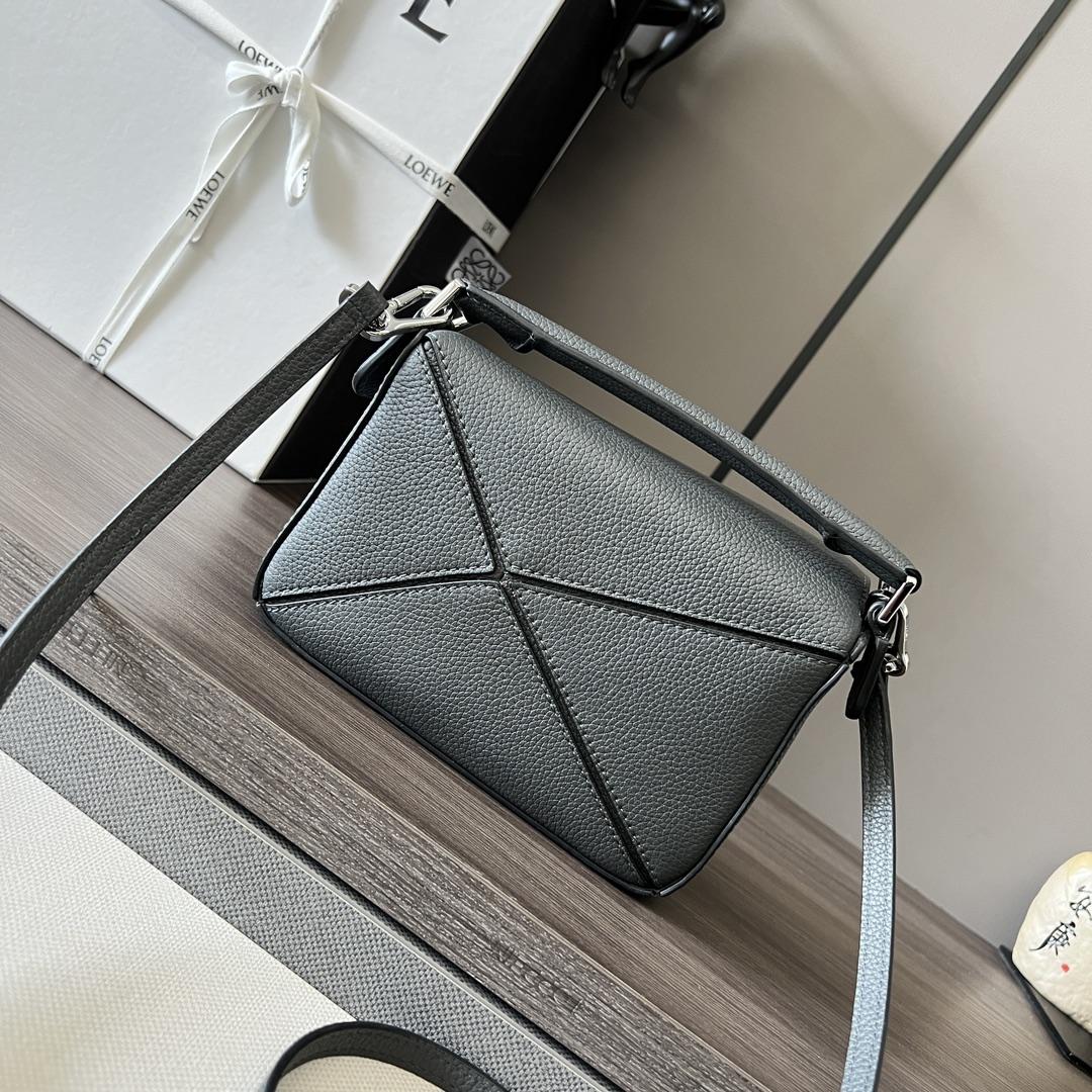 Loewe Small Puzzle Bag In Soft Grained Calfskin Grey Color - 