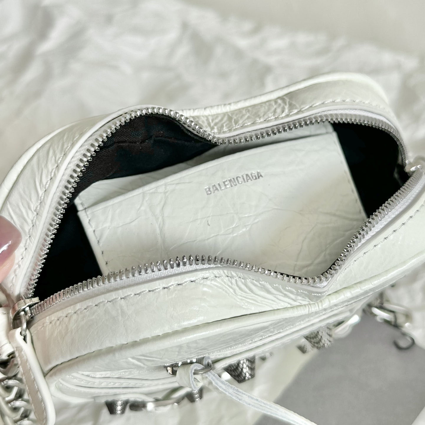 Balenciaga Le Cagole Heart Mini Bag In Optic White (16-12.7-4.5cm) - PerfectKickZ