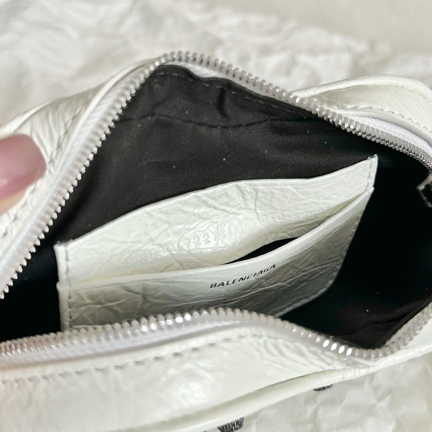 Balenciaga Le Cagole Heart Mini Bag In Optic White (16-12.7-4.5cm) - PerfectKickZ