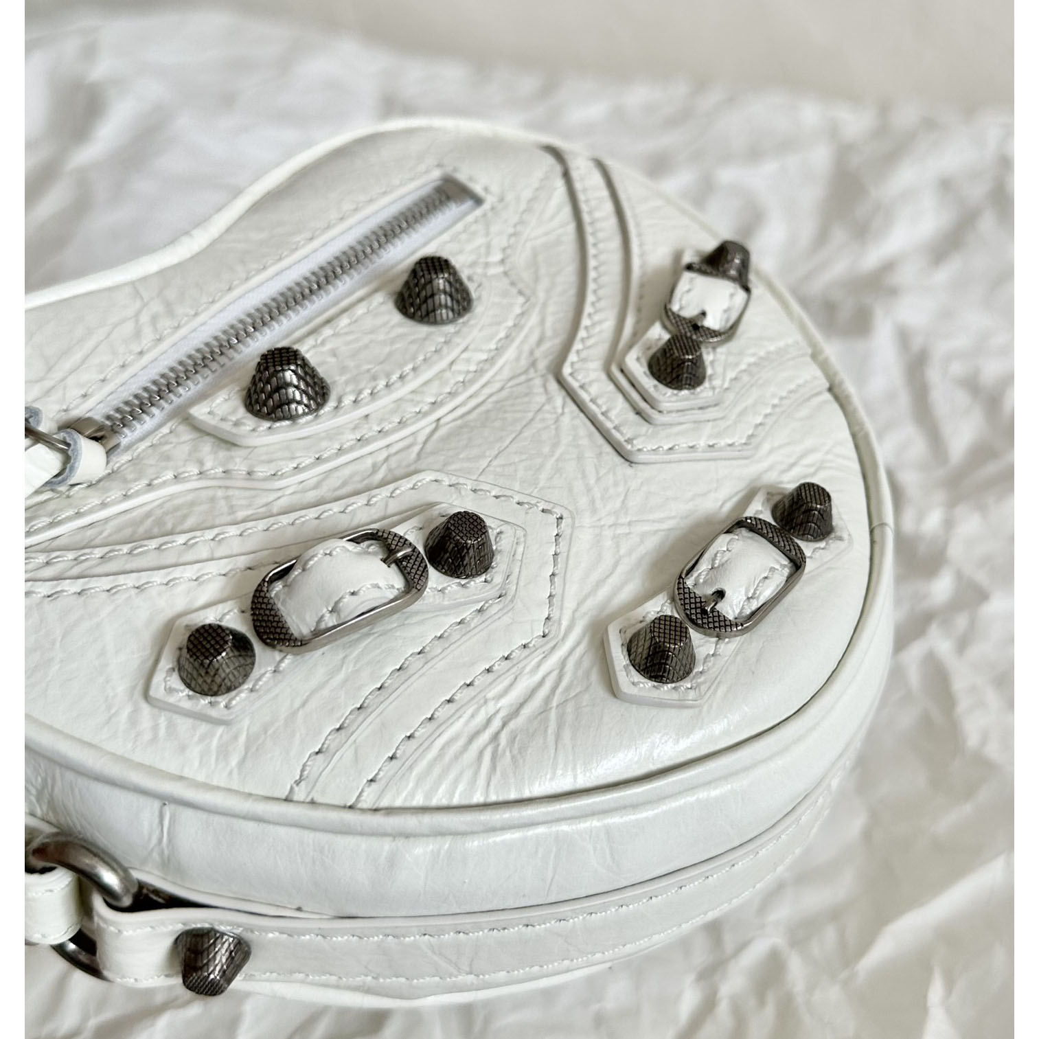 Balenciaga Le Cagole Heart Mini Bag In Optic White (16-12.7-4.5cm) - PerfectKickZ