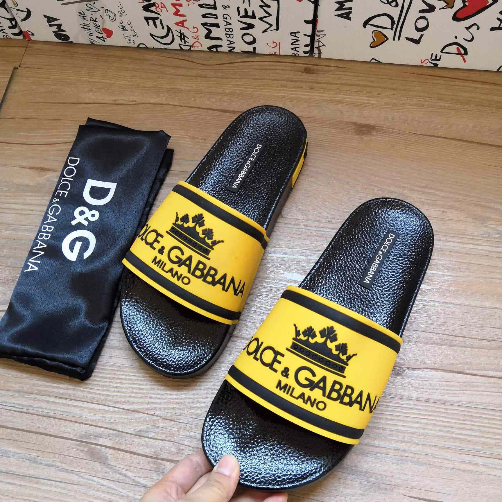 Dolce & Gabbana Logo Slides - 