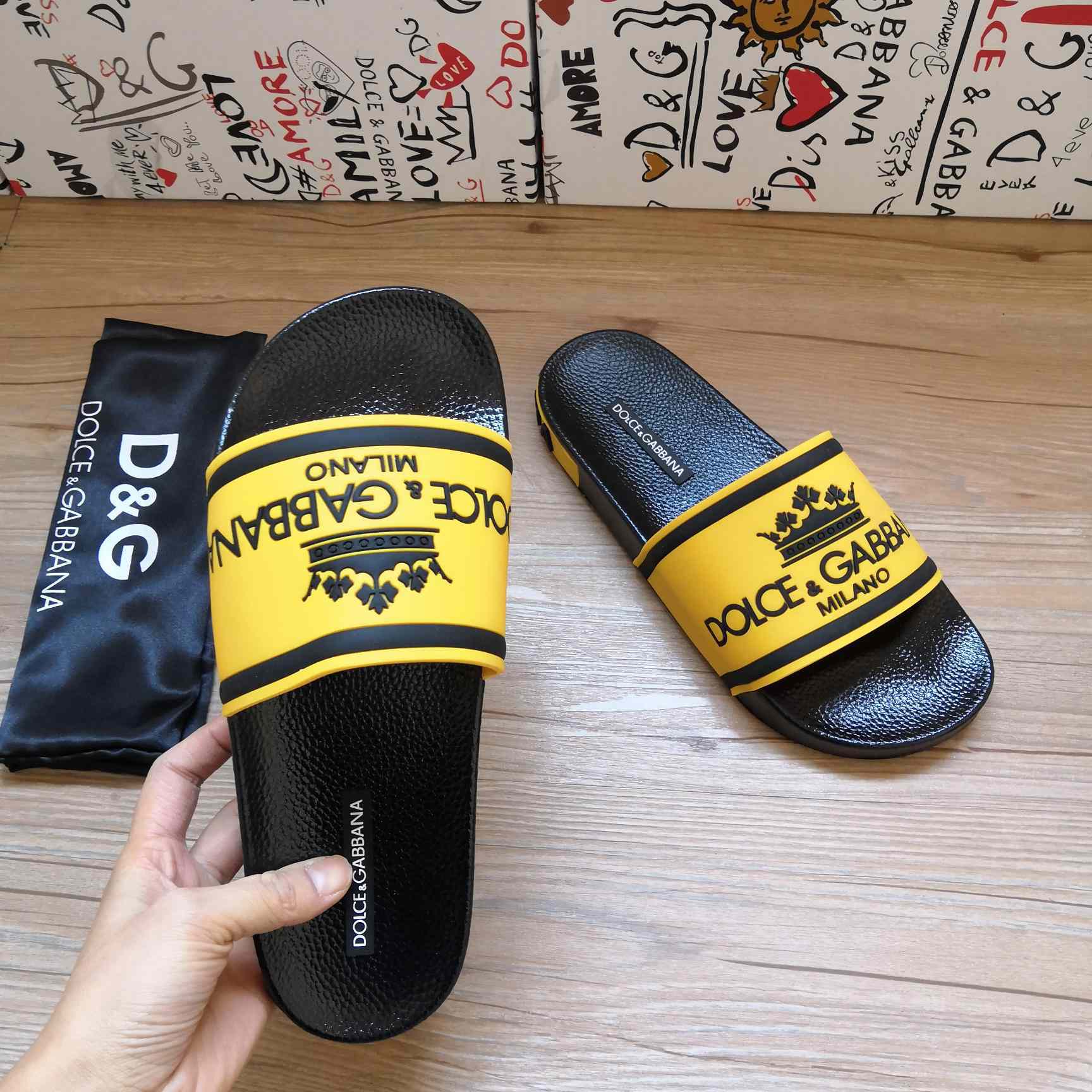 Dolce & Gabbana Logo Slides - 