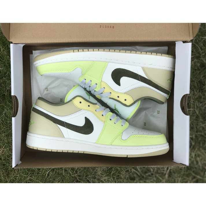 Air Jordan 1 Low Sneakers       - 