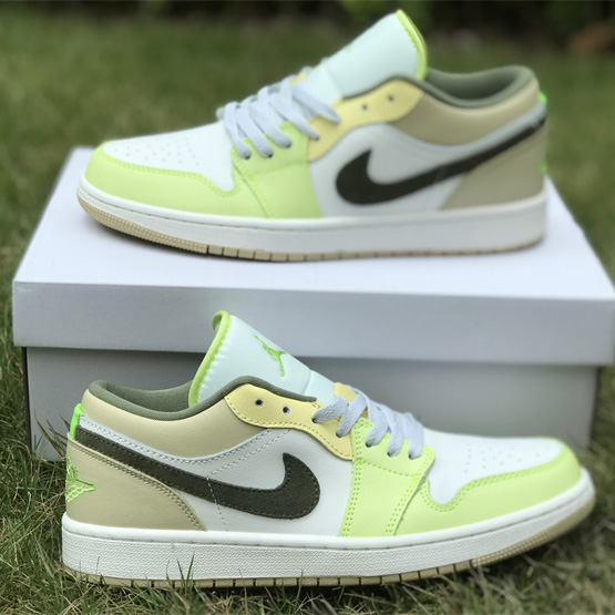 Air Jordan 1 Low Sneakers       - 