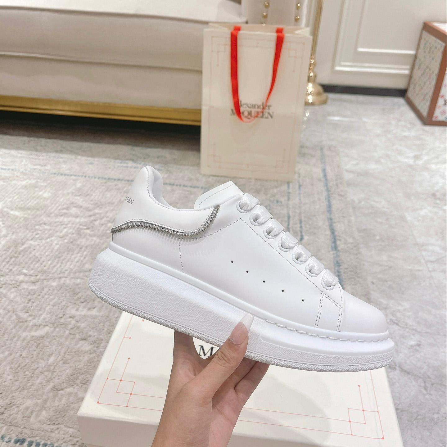 Alexander Mqueen Oversized Sneaker In White - 