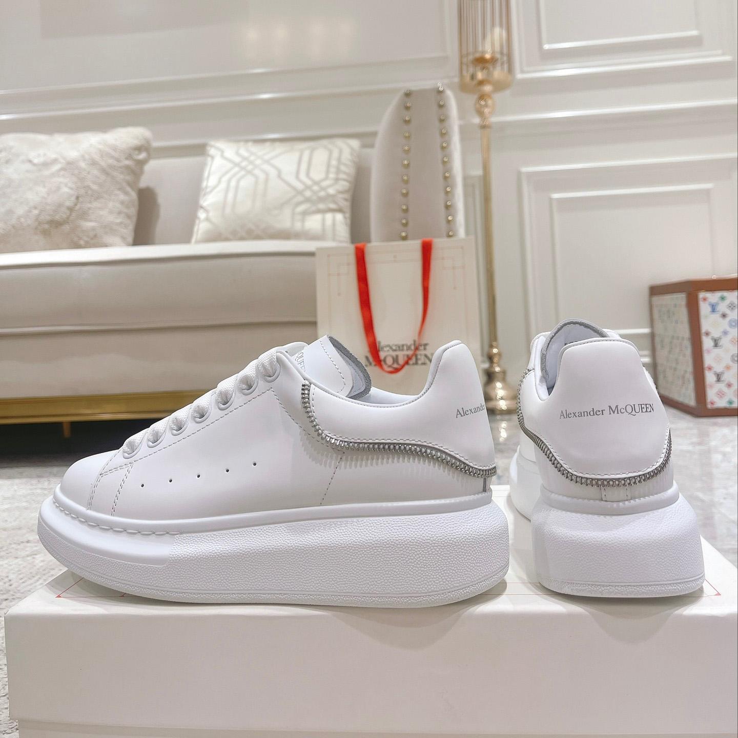 Alexander Mqueen Oversized Sneaker In White - 