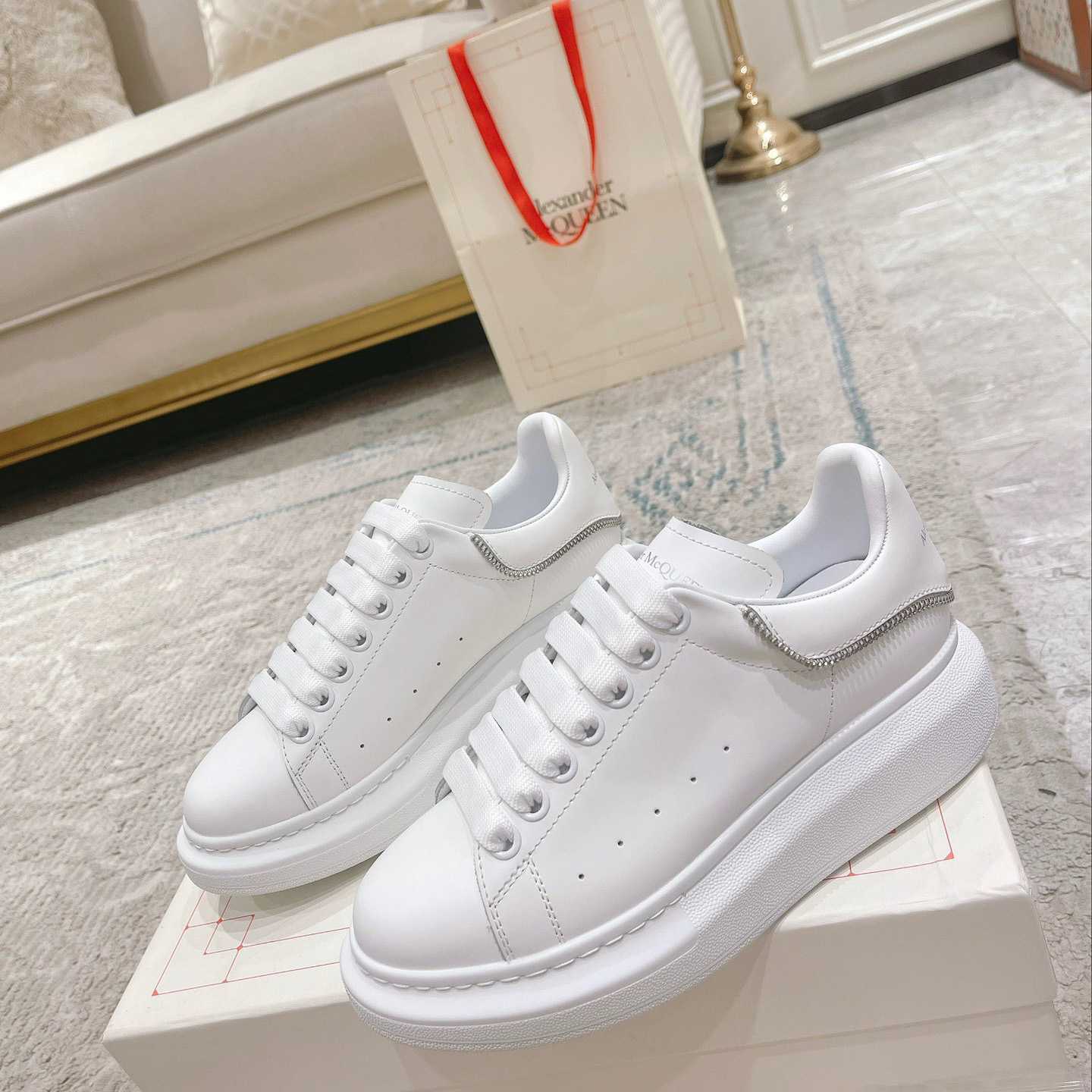 Alexander Mqueen Oversized Sneaker In White - 