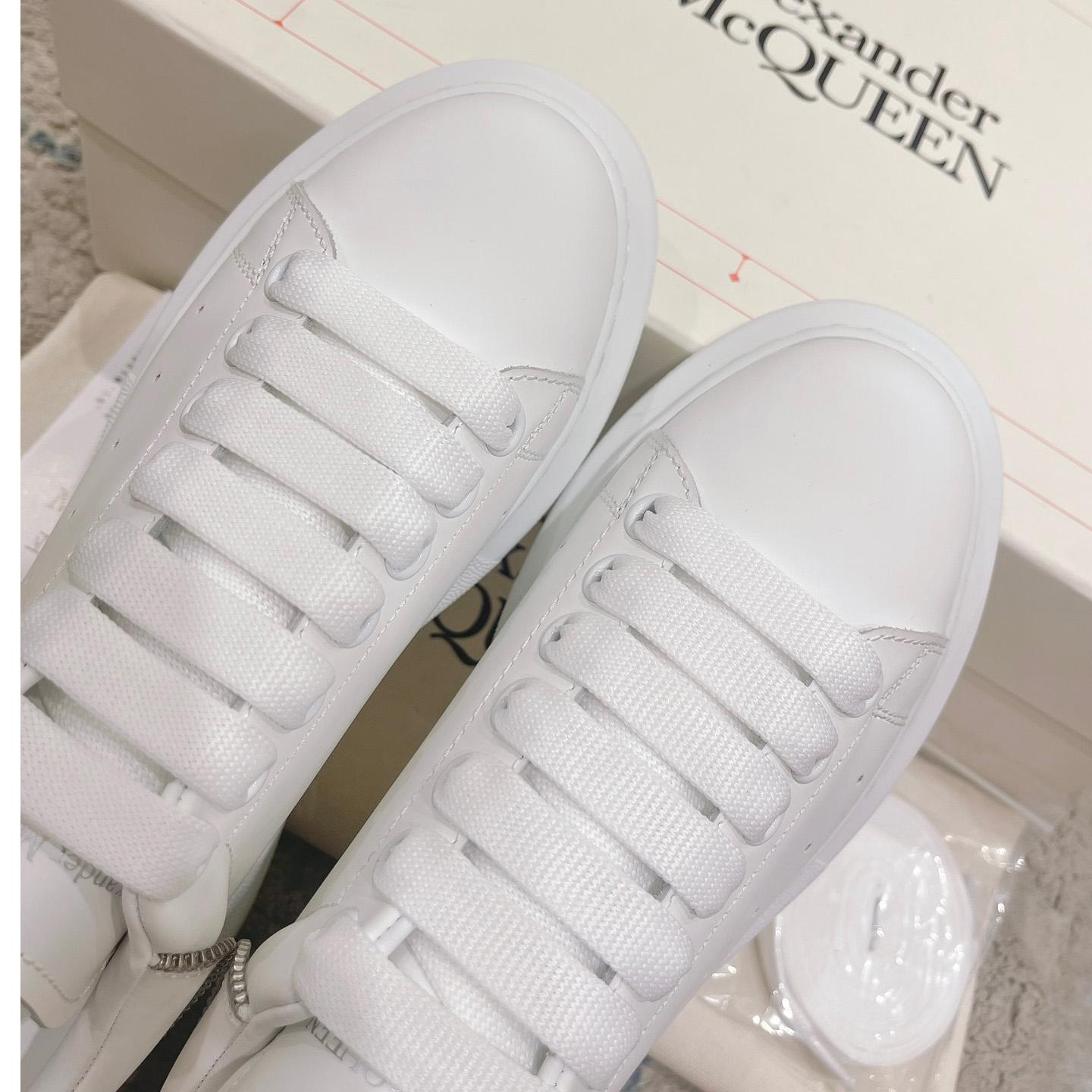 Alexander Mqueen Oversized Sneaker In White - 