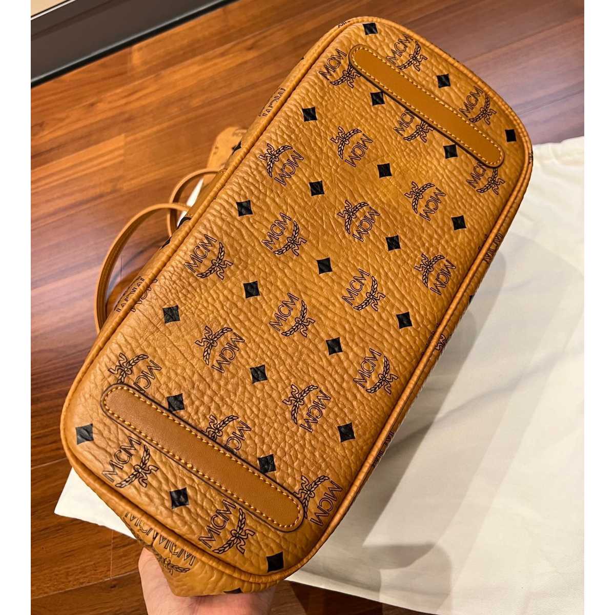 MCM Reversible Liz Shopper In Visetos  - PerfectKickZ