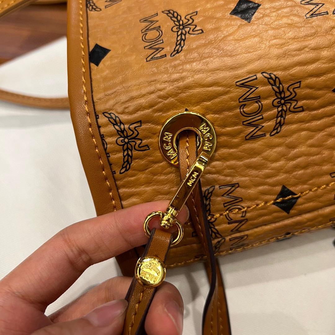 MCM Reversible Liz Shopper In Visetos  - PerfectKickZ