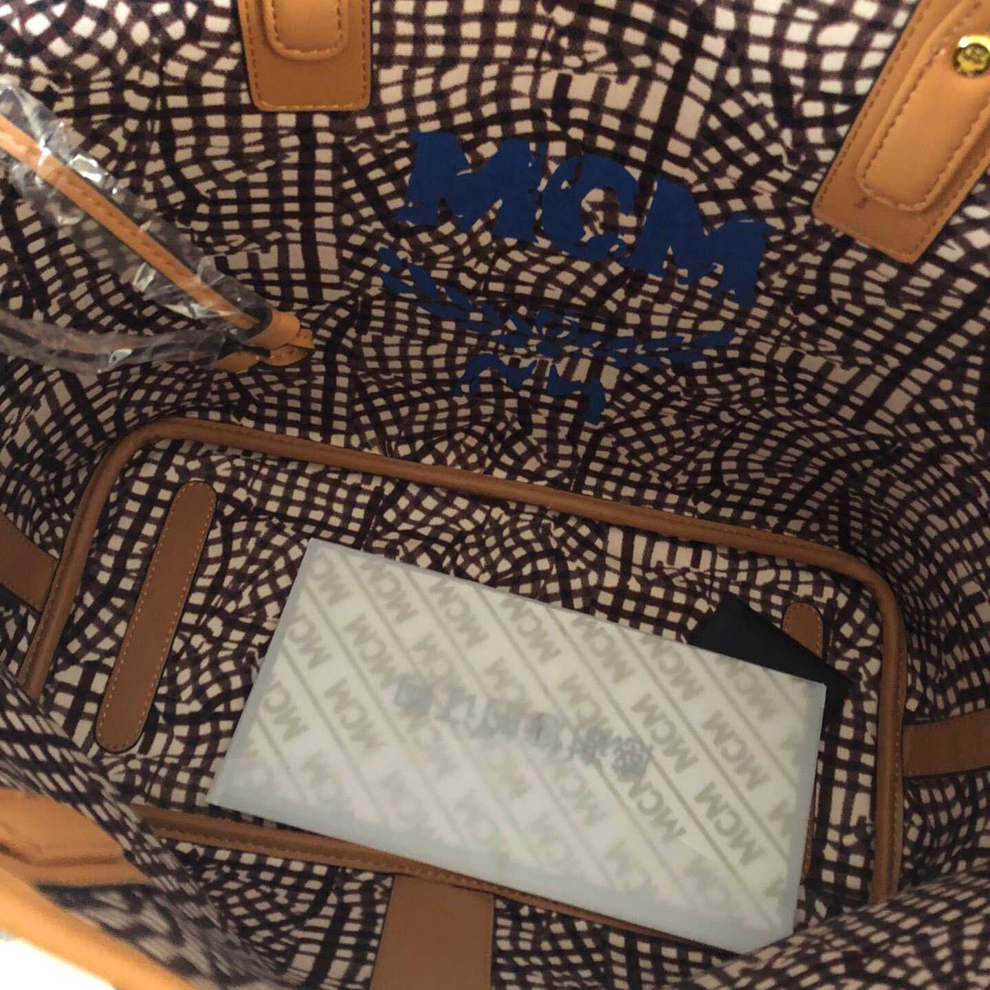 MCM Reversible Liz Shopper In Visetos  - PerfectKickZ