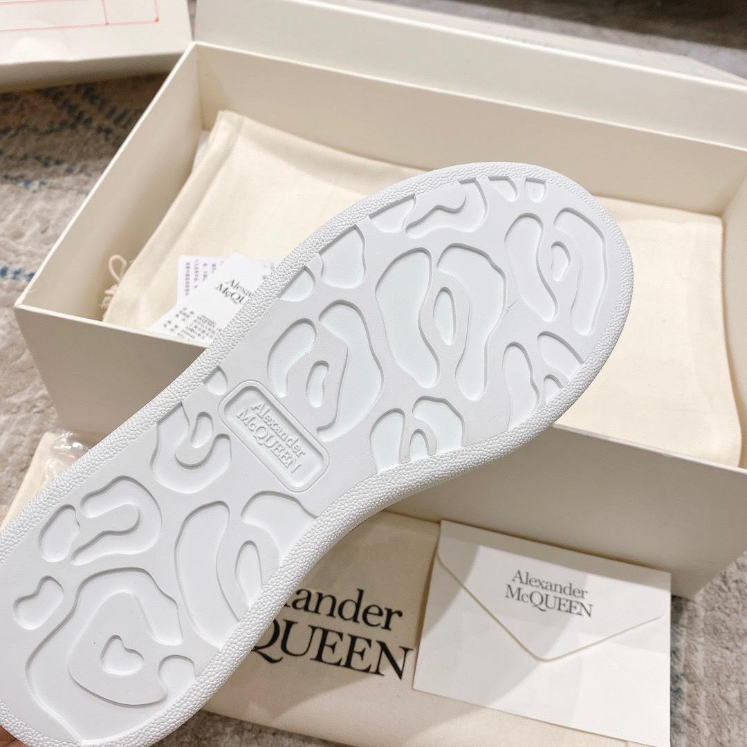 Alexander Mqueen Oversized Sneaker In White - PerfectKickZ