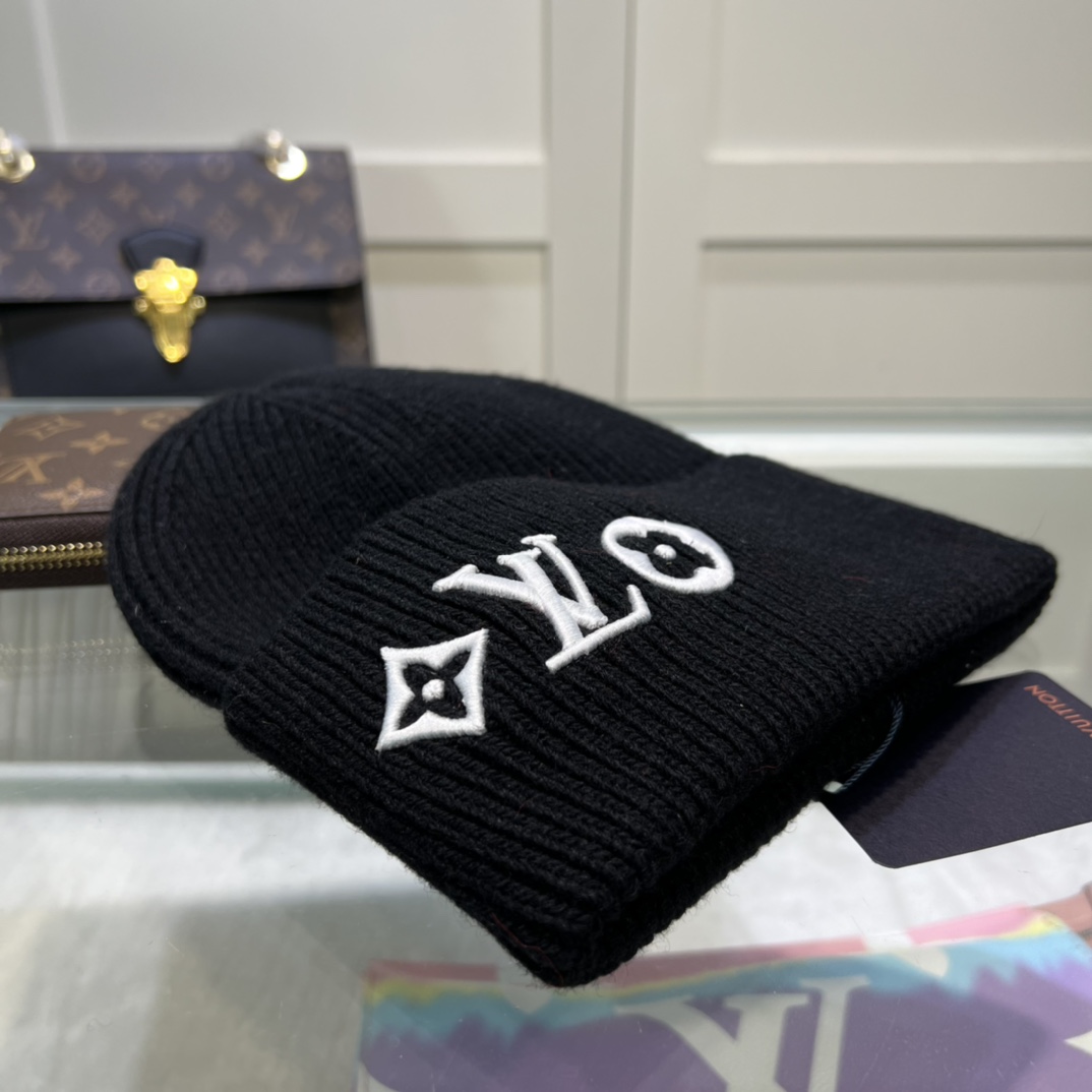 Louis Vuitton LV Headline Beanie    M77872 - PerfectKickZ