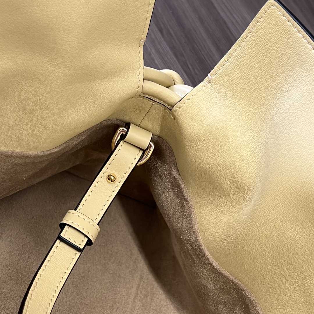 Loewe Flamenco Clutch In Nappa Calfskin - PerfectKickZ