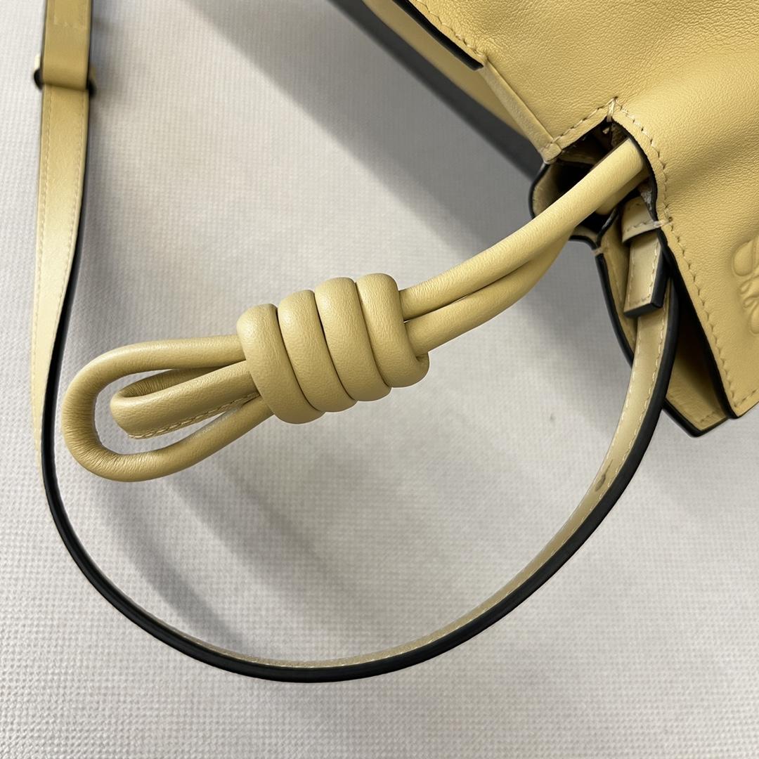 Loewe Flamenco Clutch In Nappa Calfskin - PerfectKickZ