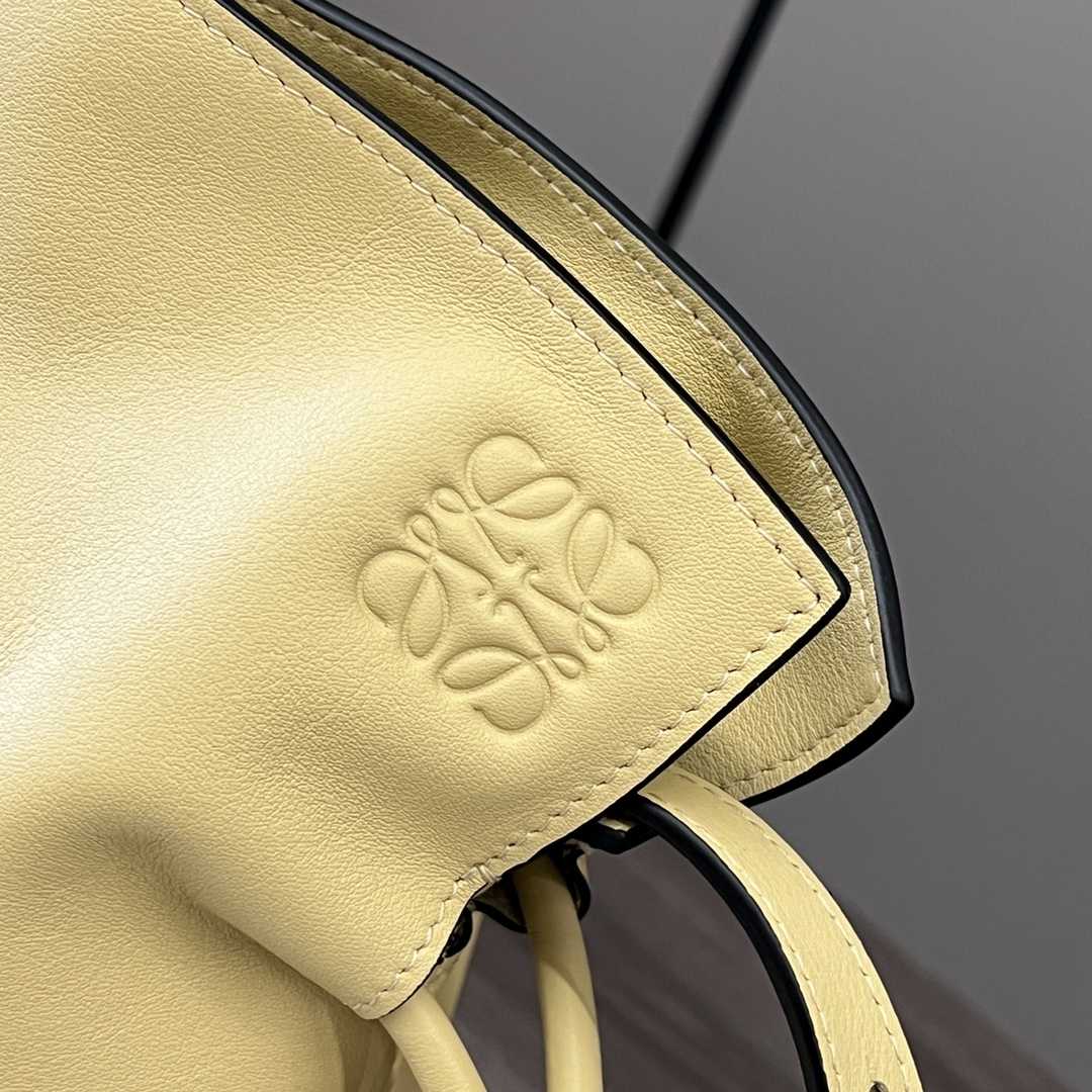 Loewe Flamenco Clutch In Nappa Calfskin - PerfectKickZ