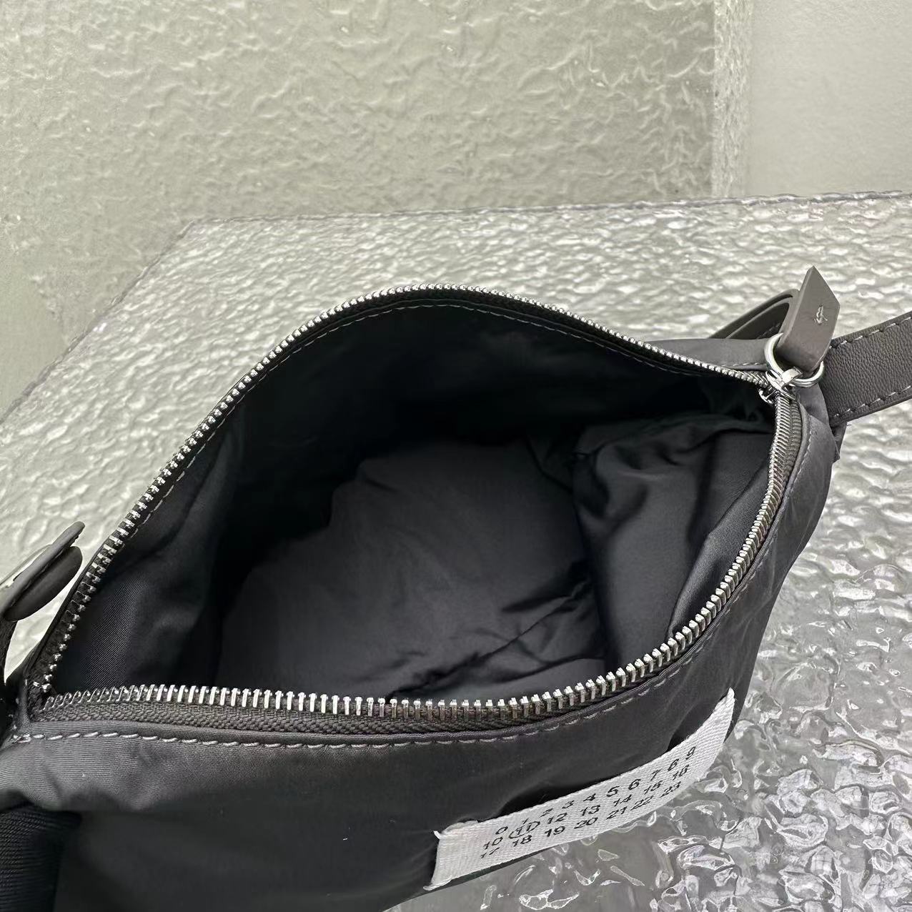 Maison Margiela Glam Slam Classique Medium Shoulder Bag(39-40-18-6cm) - PerfectKickZ