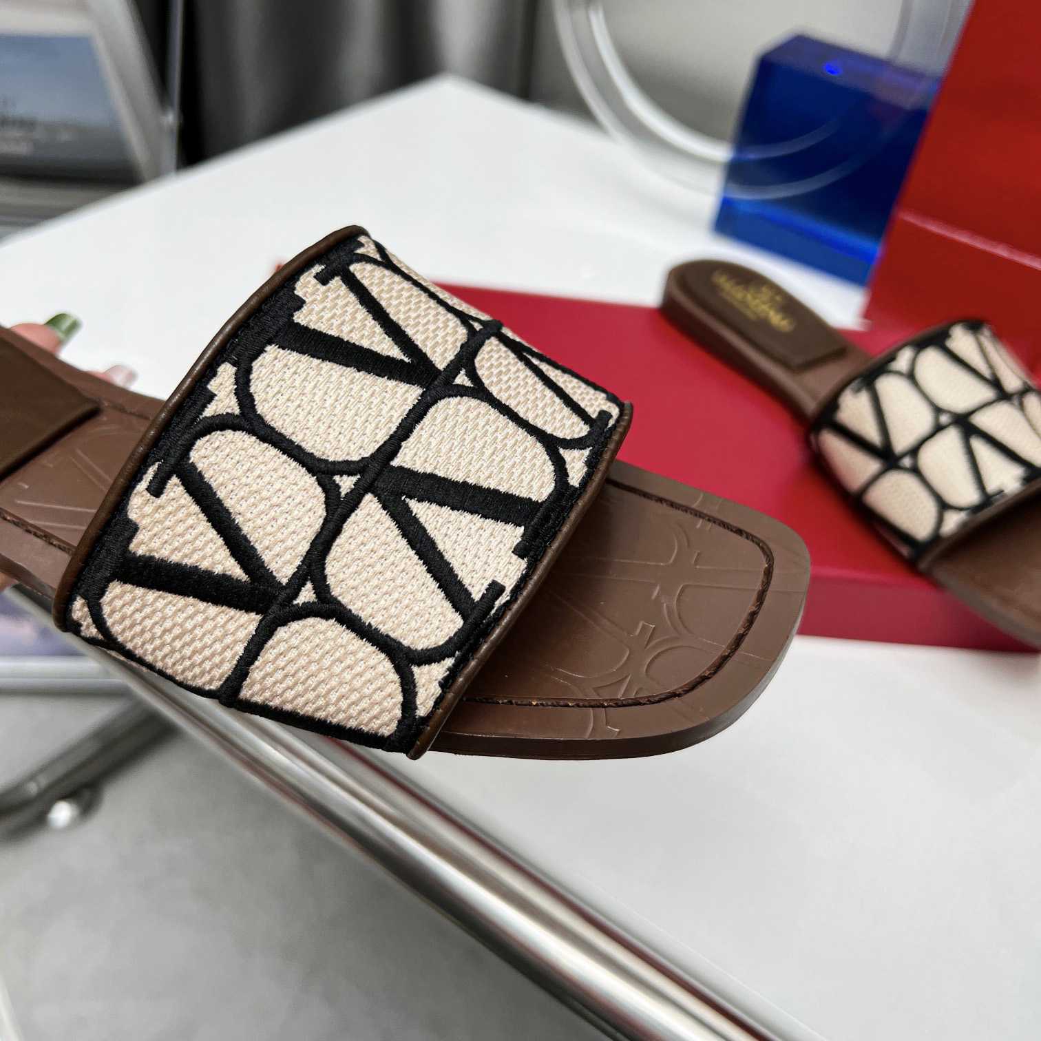 Valenti Toile Iconographe Slide Sandal  - PerfectKickZ