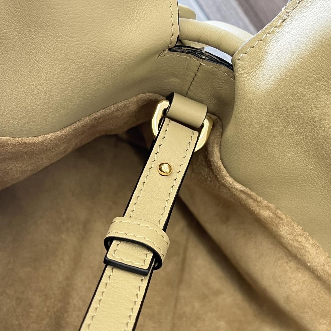Loewe Flamenco Clutch In Nappa Calfskin - PerfectKickZ