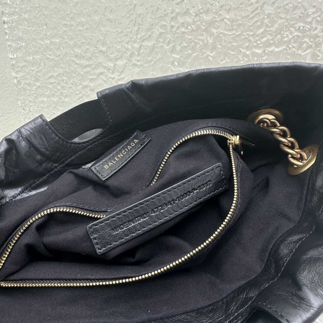 Balenciaga Women's Crush Medium Tote Bag In Black - PerfectKickZ