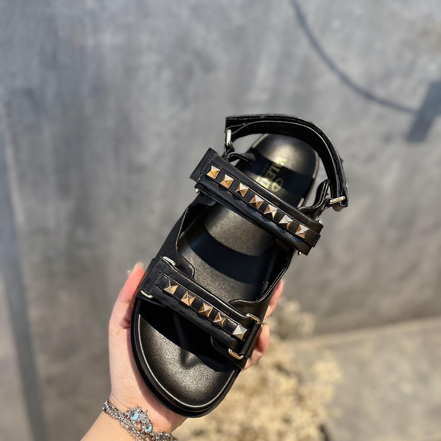 Valenti  Garavani Rockstud Flat Sandal In Nappa Leather - PerfectKickZ
