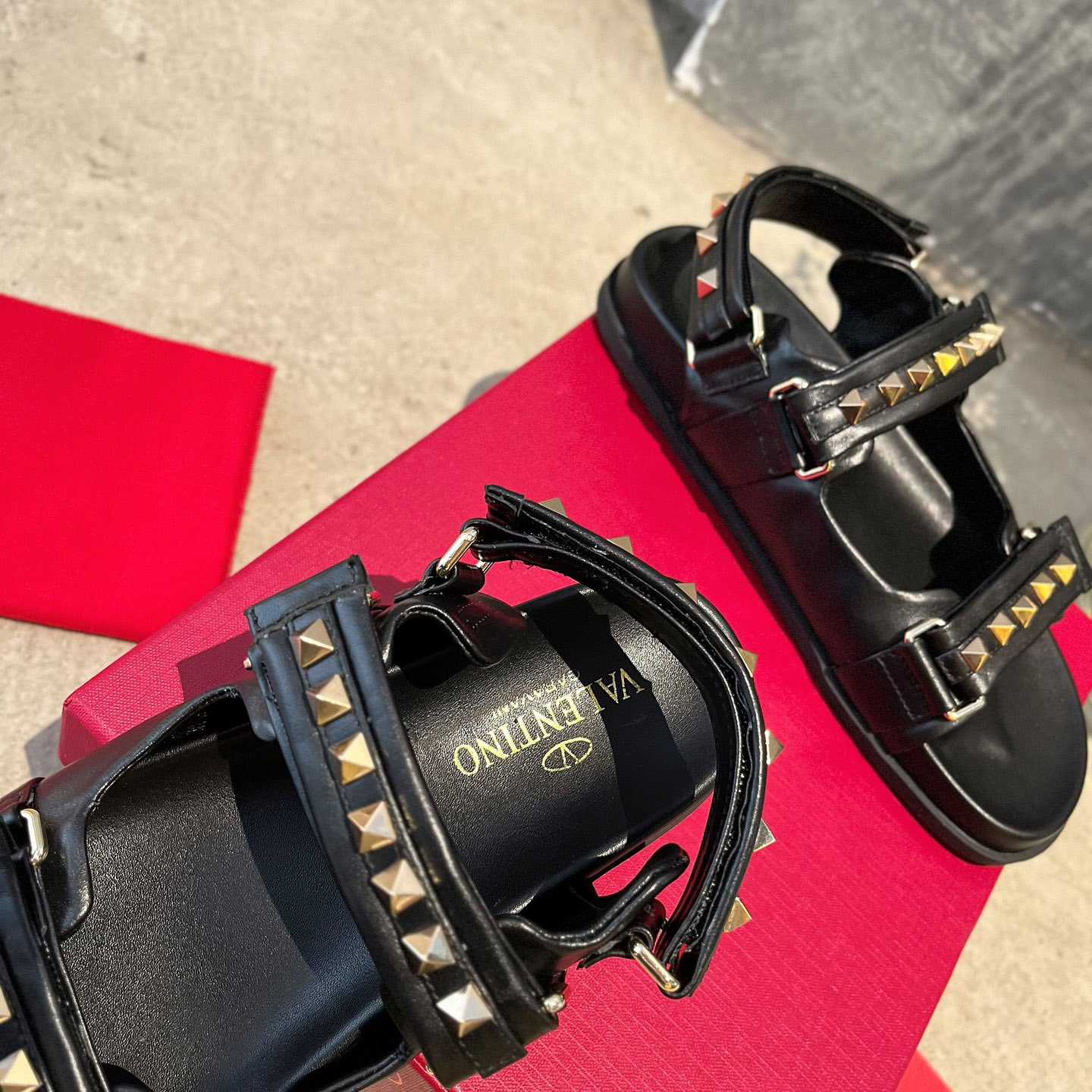 Valenti  Garavani Rockstud Flat Sandal In Nappa Leather - PerfectKickZ