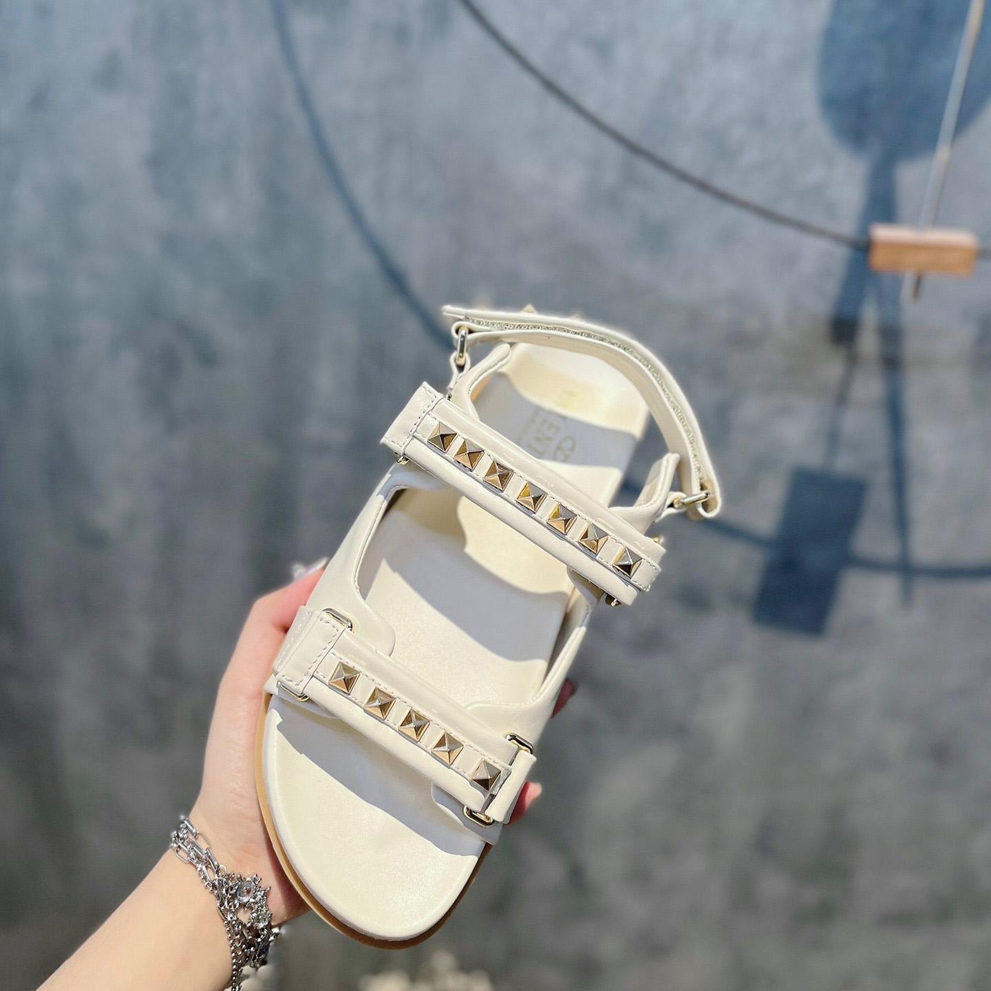 Valenti Garavani Rockstud Flat Sandal In Nappa Leather - PerfectKickZ