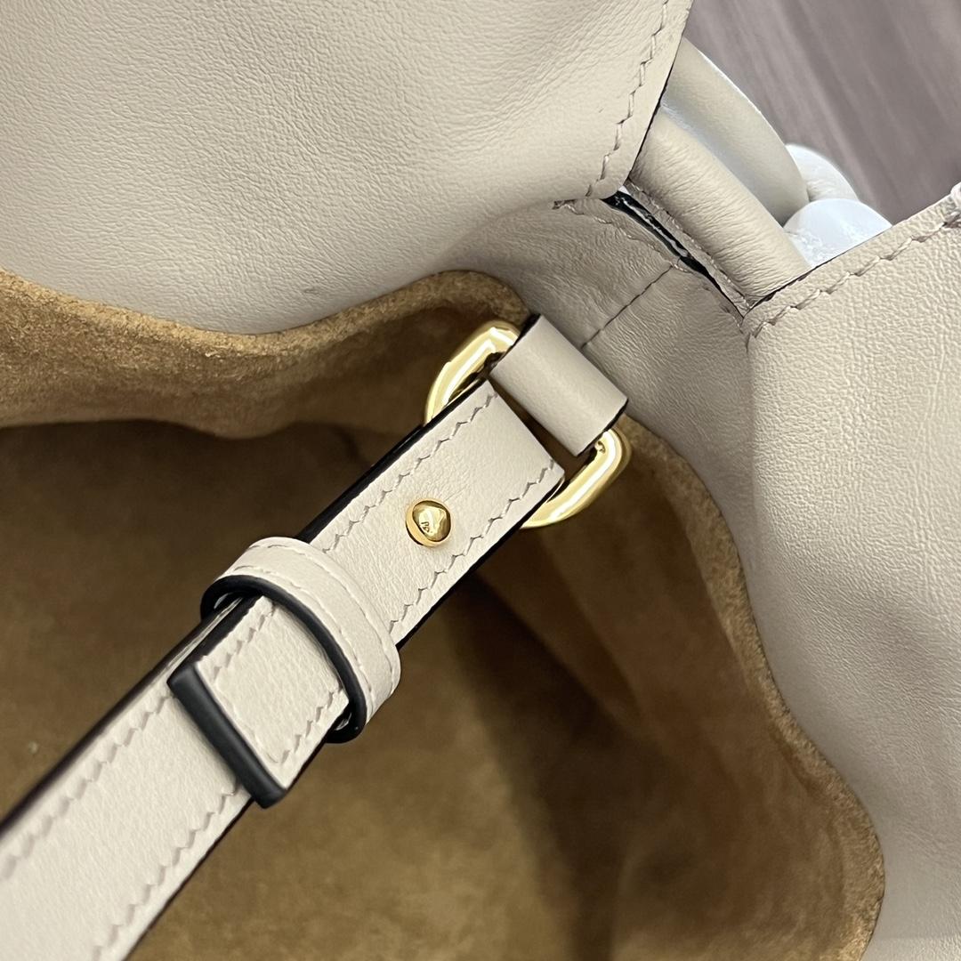 Loewe Flamenco Clutch In Nappa Calfskin - PerfectKickZ