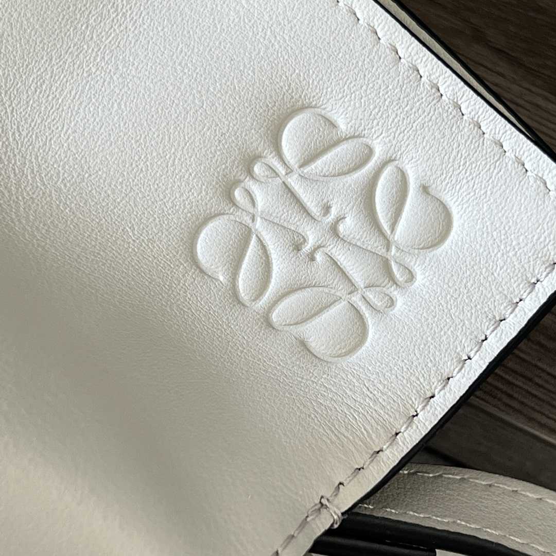 Loewe Flamenco Clutch In Nappa Calfskin - PerfectKickZ