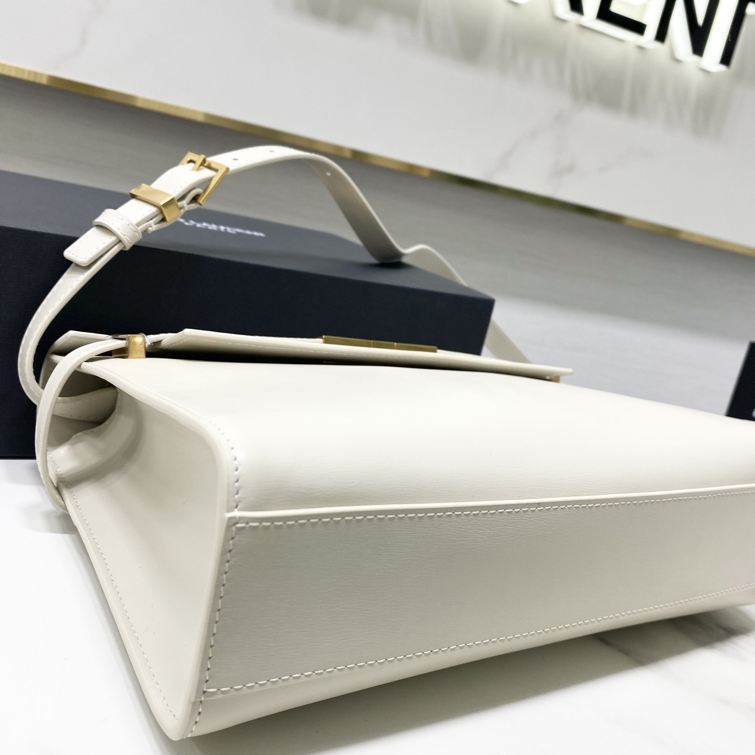 Saint Laurent Manhattan Shoulder Bag In Box Saint Laurent Leather - PerfectKickZ