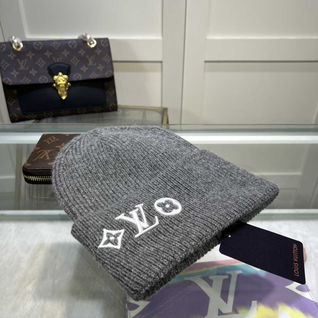 Louis Vuitton LV Headline Beanie - PerfectKickZ