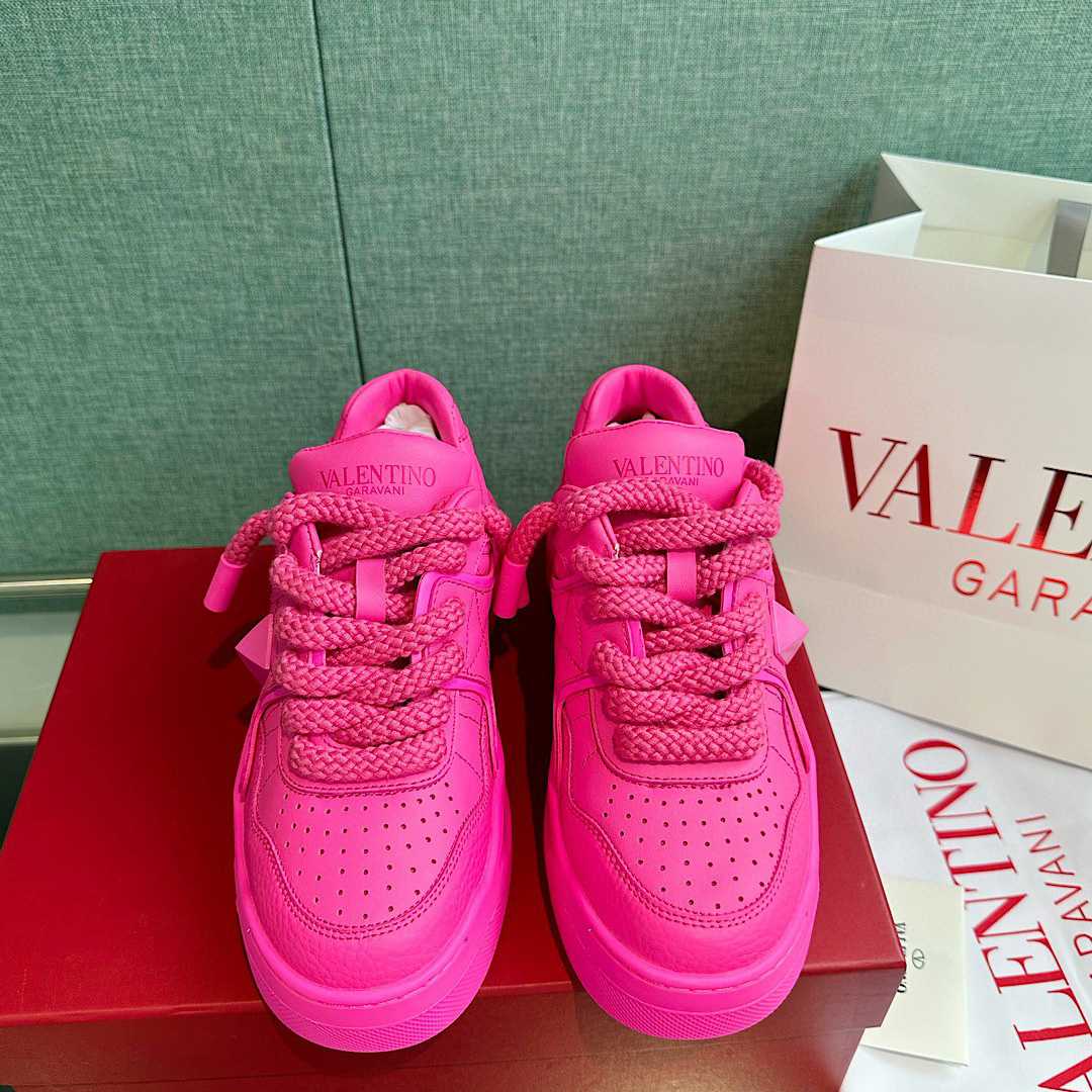 Valenti One Stud XL Nappa Leather Low-Top Sneaker - PerfectKickZ
