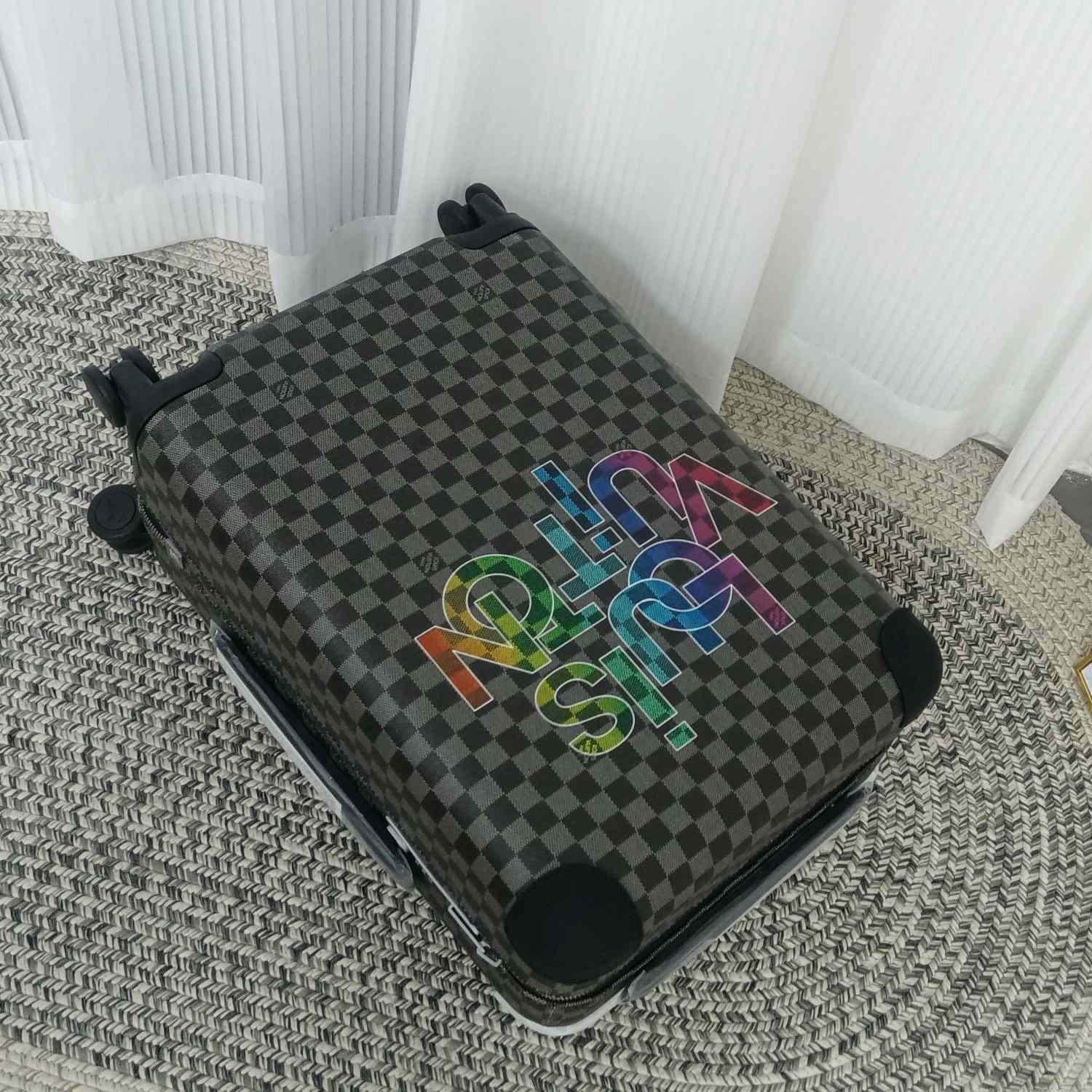Louis Vuitton Luggage  20inch - PerfectKickZ