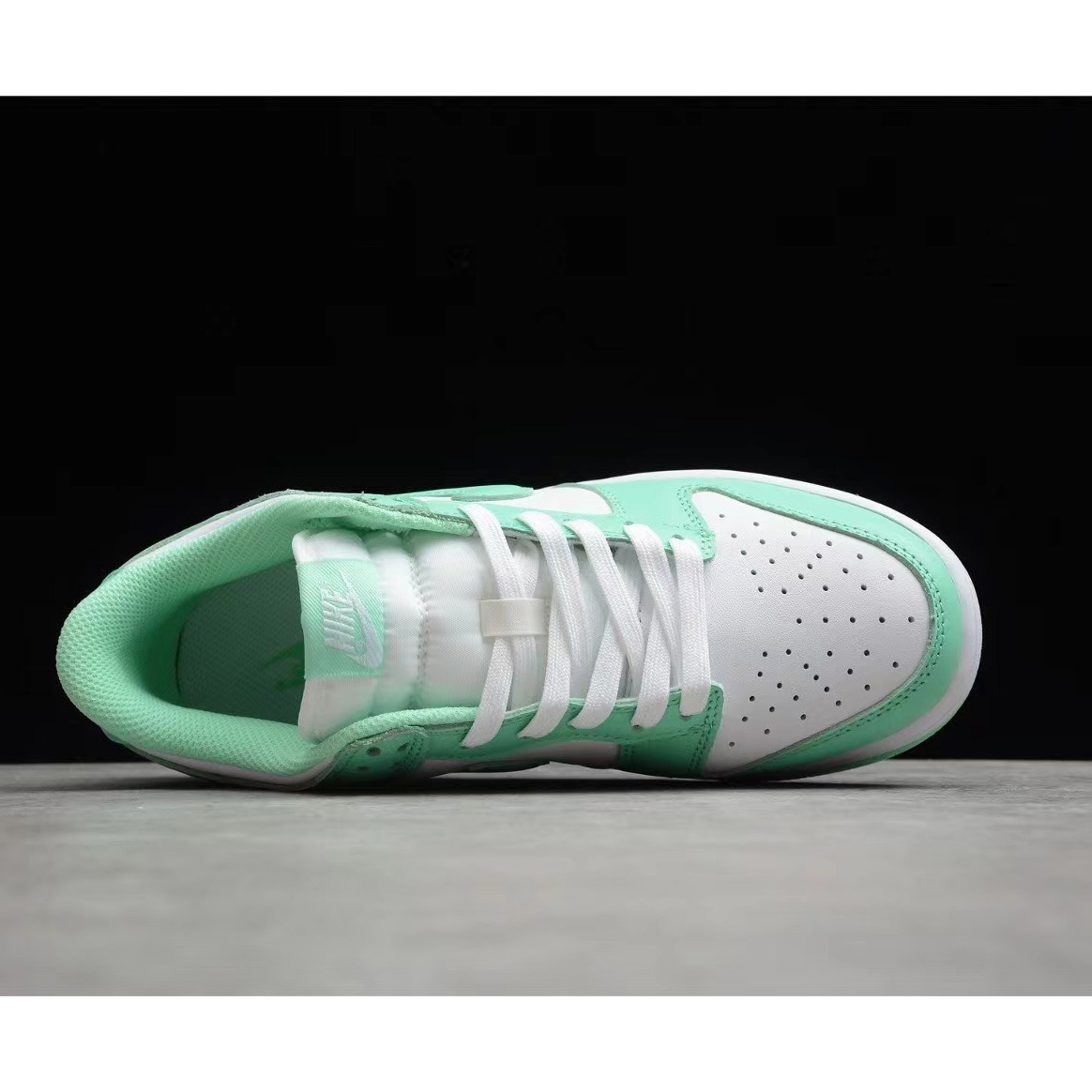 Nike Dunk Low Wmns "Green Glow" DD1503-105 - 