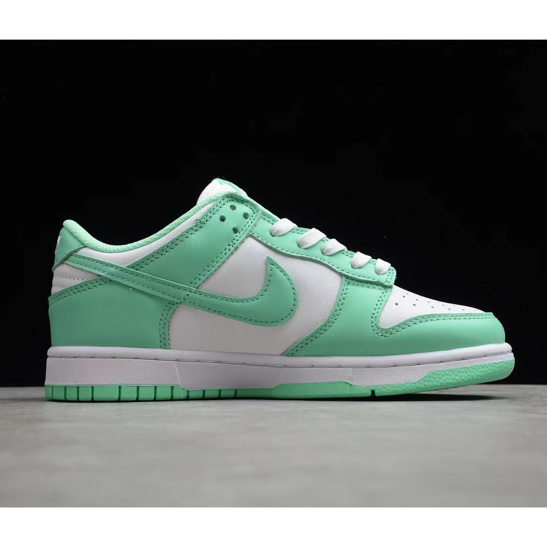 Nike Dunk Low Wmns "Green Glow" DD1503-105 - 