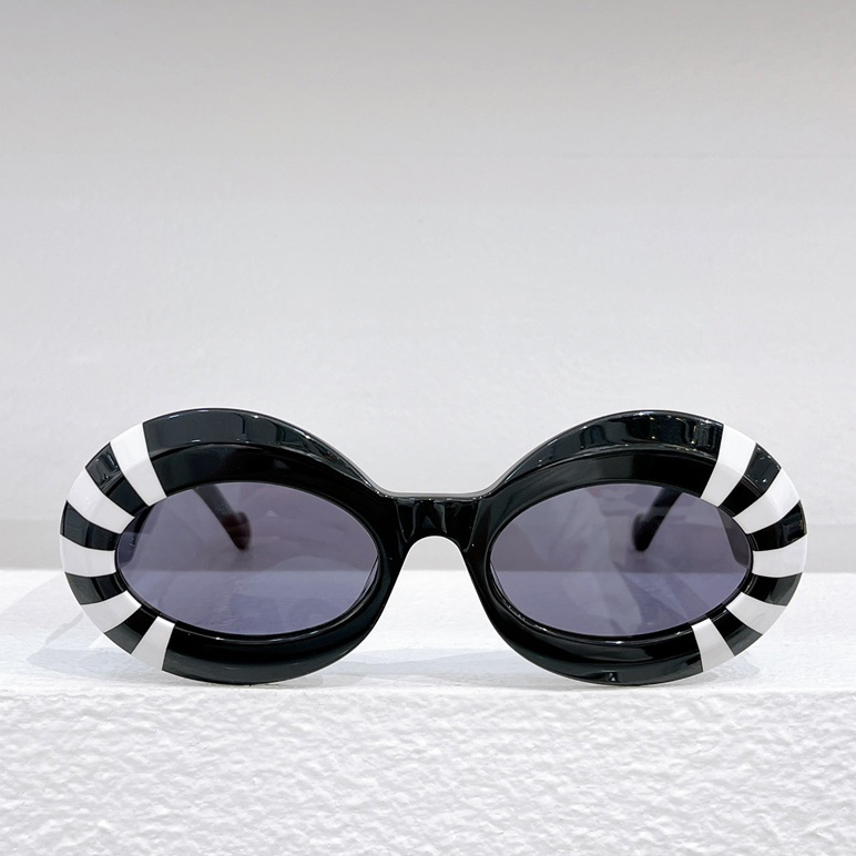 Loewe Oversized Oval Sunglasses In Acetate  LW40091 - PerfectKickZ