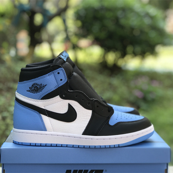  Air Jordan 1 High OG “UNC Toe” Sneaker     DZ5485-400 - 