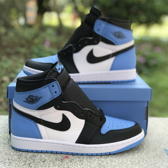  Air Jordan 1 High OG “UNC Toe” Sneaker     DZ5485-400 - 