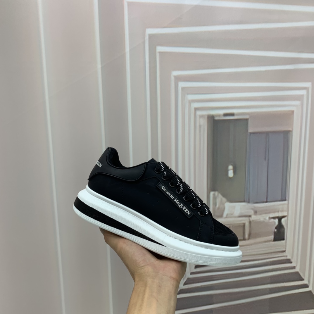 Alexander Mqueen Oversized Low-top Sneakers - 