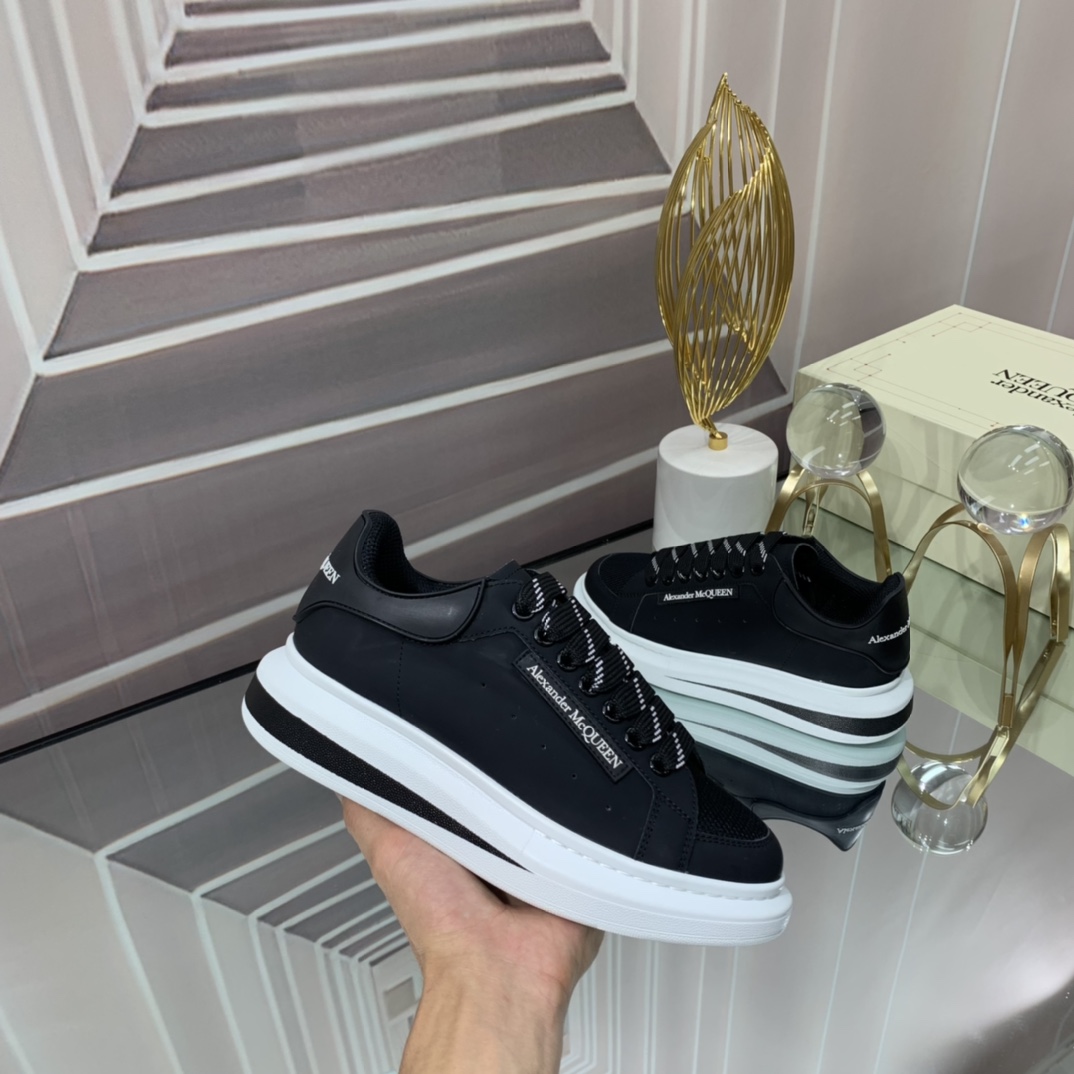 Alexander Mqueen Oversized Low-top Sneakers - 