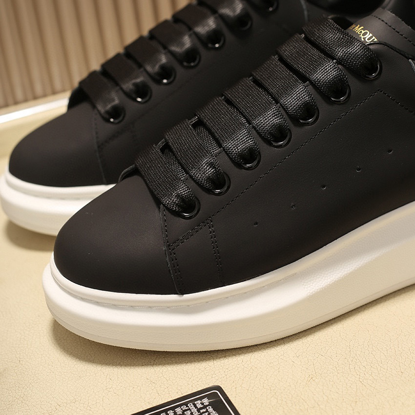 Alexander Mqueen Oversized Low-top Sneakers - 