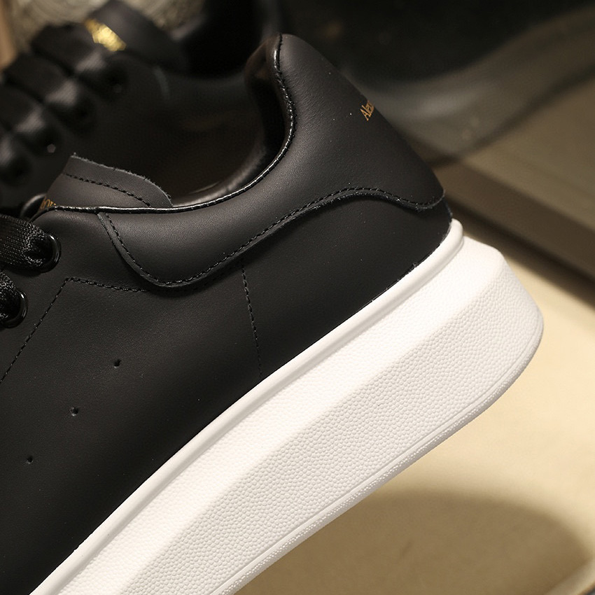 Alexander Mqueen Oversized Low-top Sneakers - 