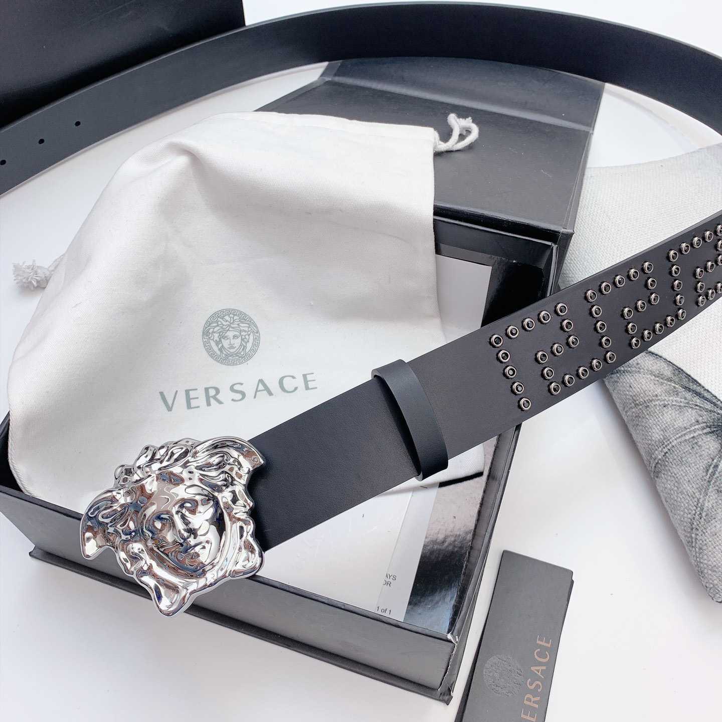 Versace Medusa Leathre Belt    40mm - PerfectKickZ