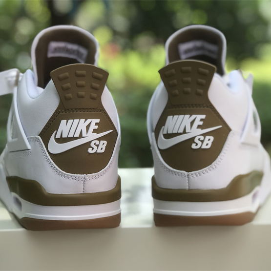 Nike SB x Air Jordan 4 Sneaker      DR5415-120 - PerfectKickZ