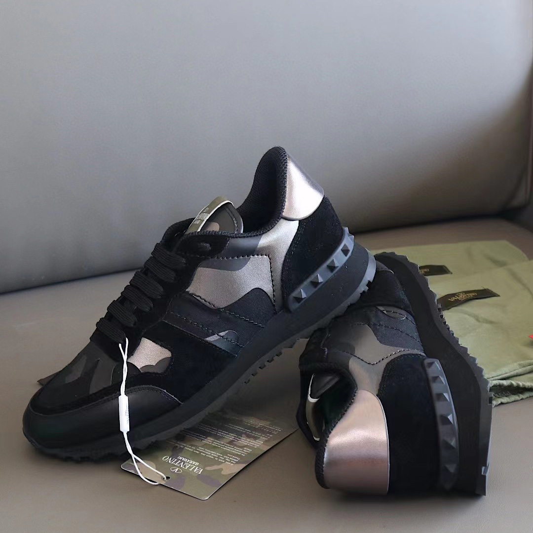 Valenti Garavani Rockrunner Sneakers - PerfectKickZ