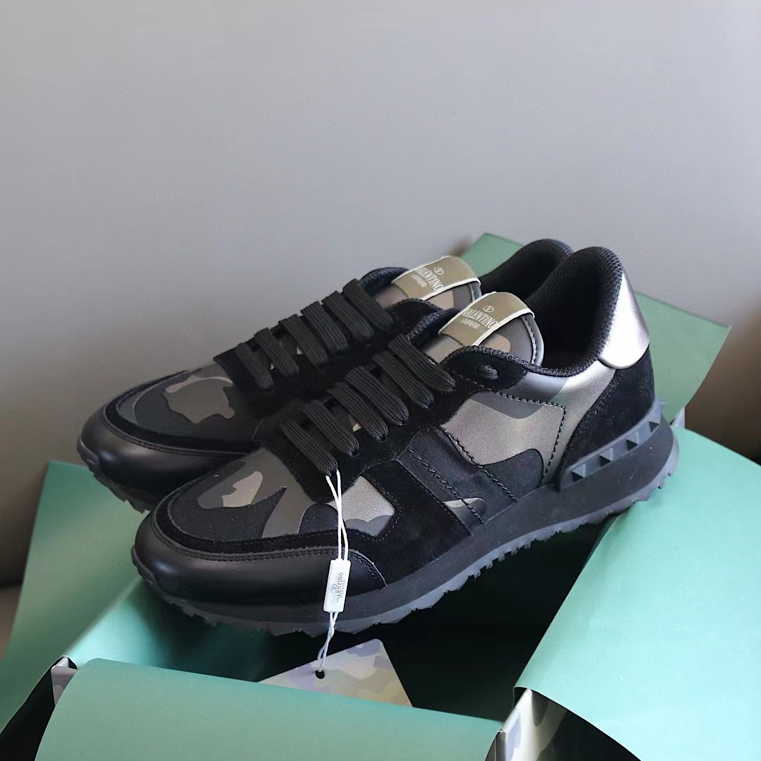 Valenti Garavani Rockrunner Sneakers - PerfectKickZ