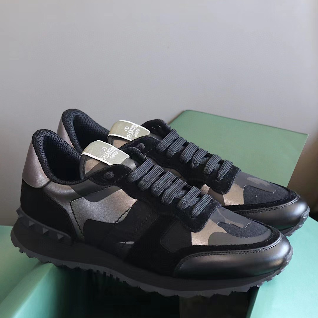 Valenti Garavani Rockrunner Sneakers - PerfectKickZ