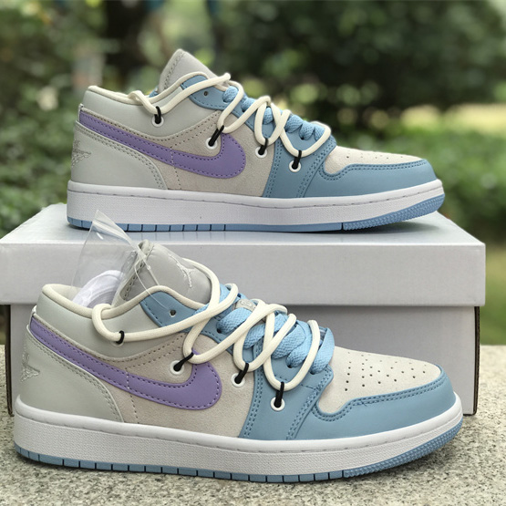 Air Jordan 1 Low Sneaker       DC0774-050  - 